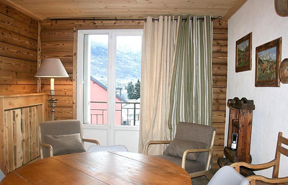 Hotel Restaurant De La Chaussee Briançon Kültér fotó