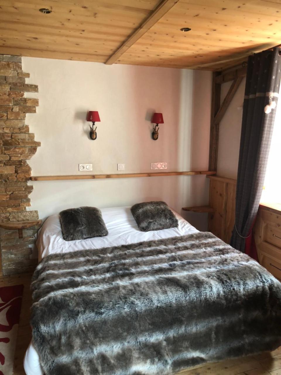 Hotel Restaurant De La Chaussee Briançon Kültér fotó