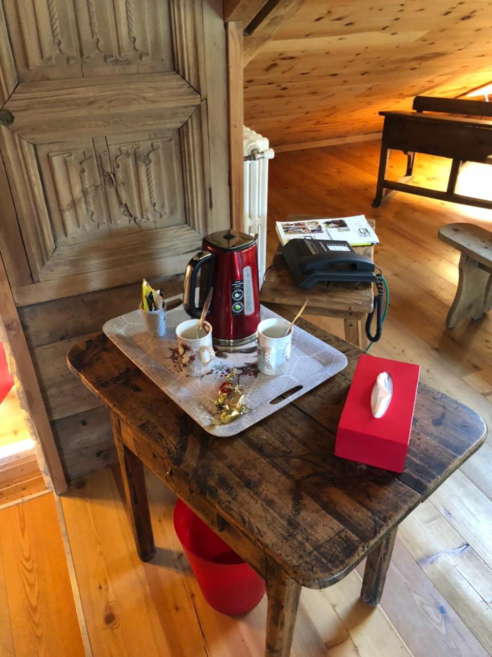 Hotel Restaurant De La Chaussee Briançon Kültér fotó